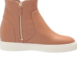 Aerosoles Zilla Tan Leather Side-Zip Sneaker Boot - NEVER WORN